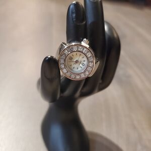 Elegant Silver Women's Watch with Crystal Accents